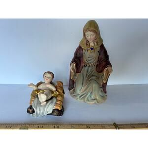 Vintage Set of 2 Mary Baby Jesus Nativity Scene Set Ceramic Collectibles 7 Inch